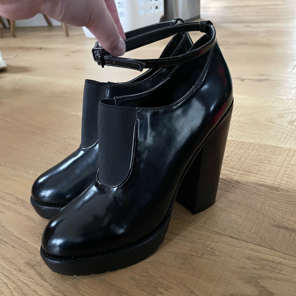 Black Asos Chunky Heels w/ Strap size 7/8.5